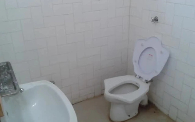 Hotel Gupta Palace – Bathroom – Khajuraho