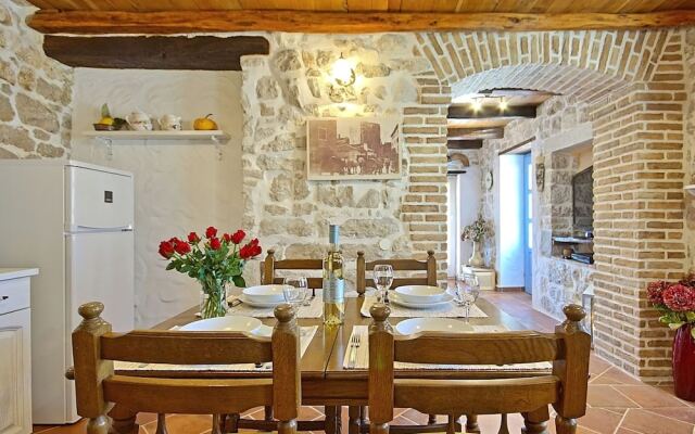 Beautiful Holiday Home in Dracevac With Terrace
