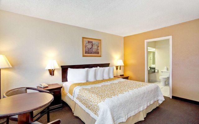 Quality Inn & Suites Orlando East - UCF Area