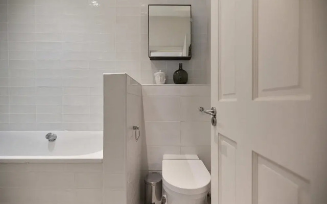 Kensington Garden Flat with Office