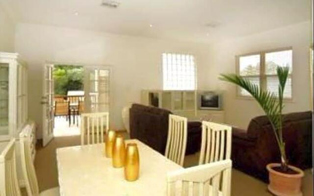 Michelles Garden Apartments Adelaide
