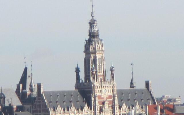 - - - - - Au Sixième Ciel - - - - -