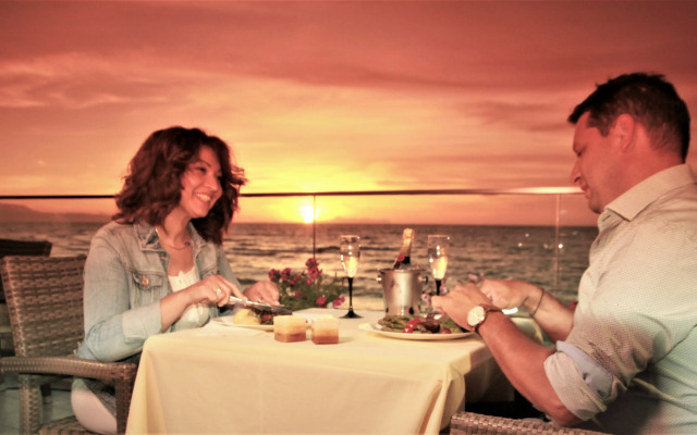 Dedalos Beach Hotel