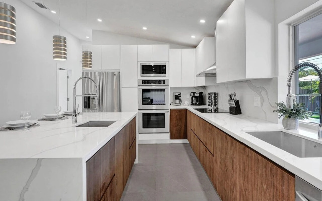 6BR Oasis with Heated Pool & Gameroom