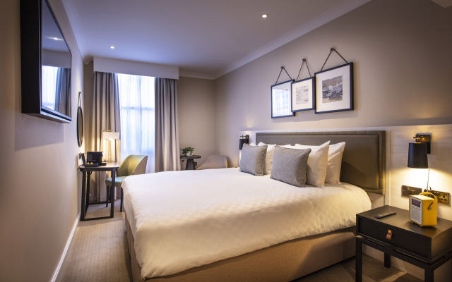 The Clermont London, Victoria