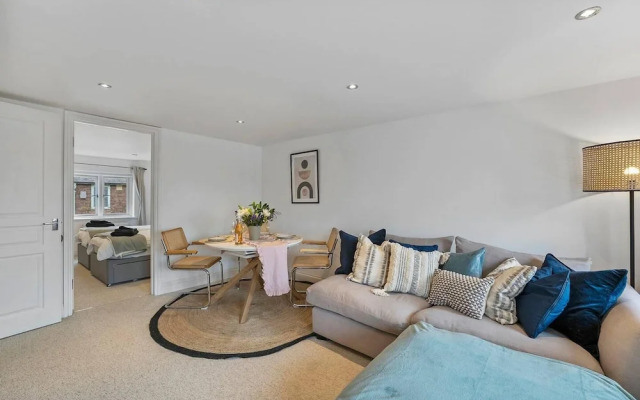 Perfect Location, dog Friendly Beautiful Home