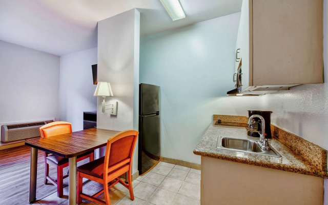 OYO Townhouse Beaumont Medical Center Area