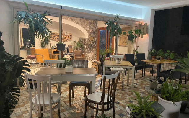 Black Market Hotel