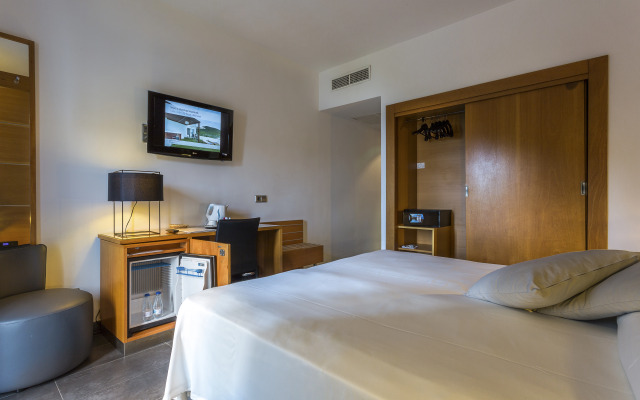 Palladium Hotel Cala Llonga - Adults Only