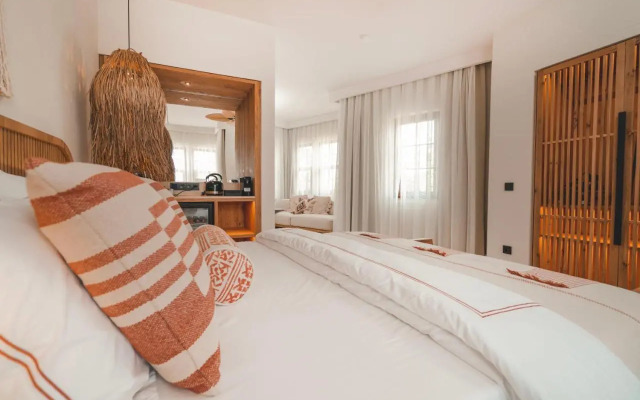 6 Rooms by Azumare