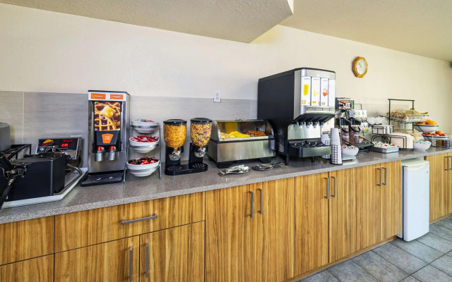 Lakeview Inns & Suites - Edson East