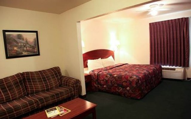 CandleLight Inn & Suites