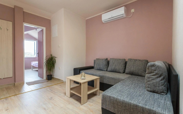 New apartment with terrace and sea view