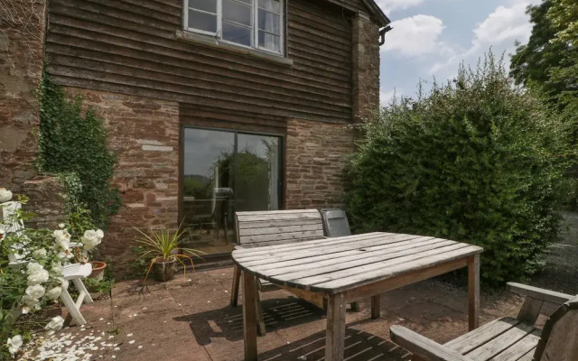 Wheelbarrow Cottage
