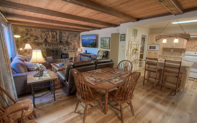 Bowers Mansion 3 Bedroom Home by Redawning