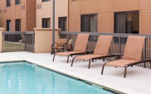 Courtyard by Marriott Jackson