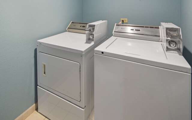 Best Western Crossroads Inn