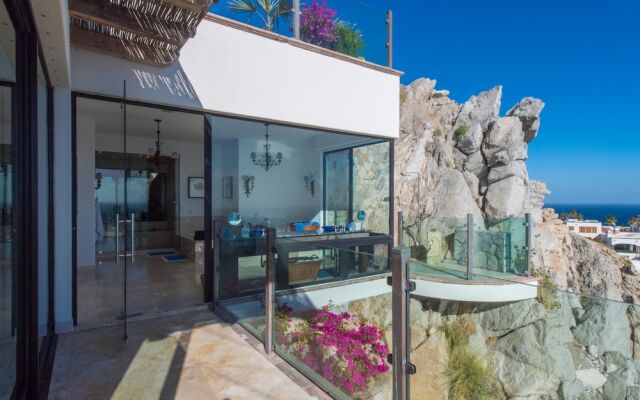 Sophisticated Cliffside Platinum Villa Turquesa 9BR Overlooking the Pacific