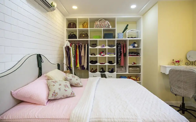 1BR Victorian Apartment River View D7