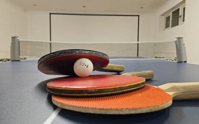 SnoozeDen Westmead – Windsor Castle & Legoland