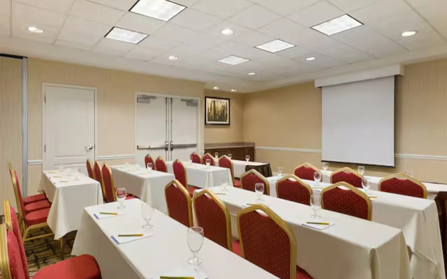 Hilton Garden Inn Shelton