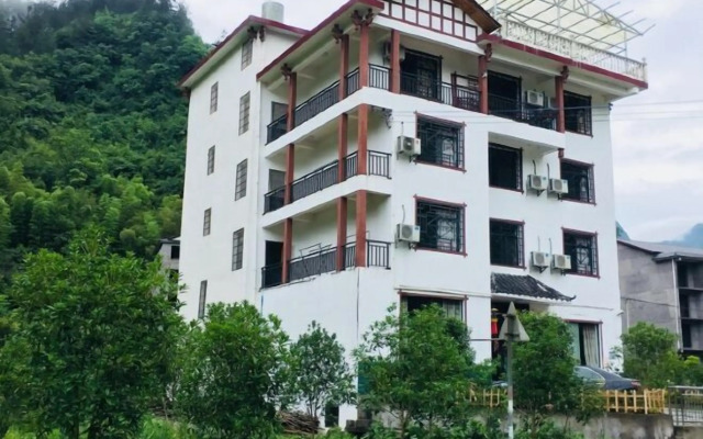 Zhangjiajie Stockaded Village Inn