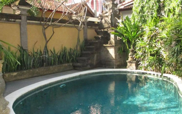 Yuli Bungalows