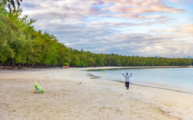 Mon Choisy Beach R.
