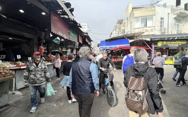 Ha-Carmel Market Apartment