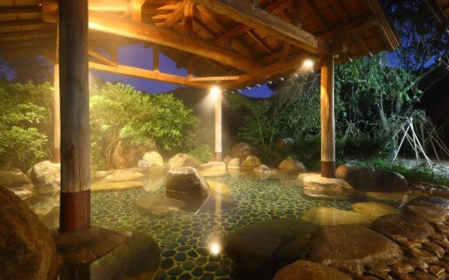 Tenjuku no Mori Keigetsu