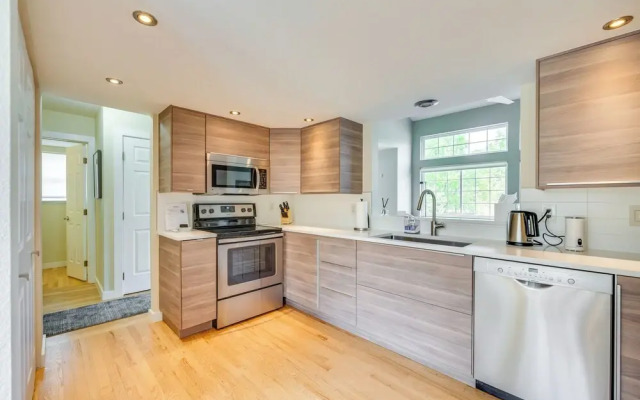 13 Mi to Dtwn Denver: Arvada Townhome w/ Deck