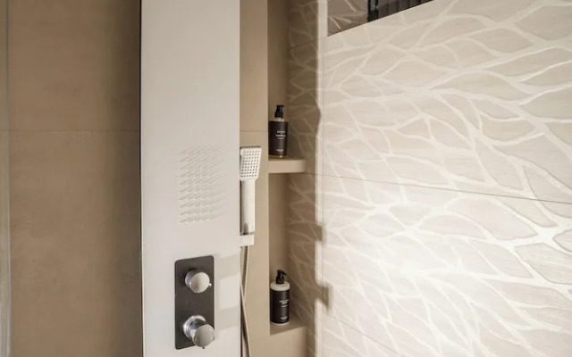 Demmi Central 2BR Designer Apt