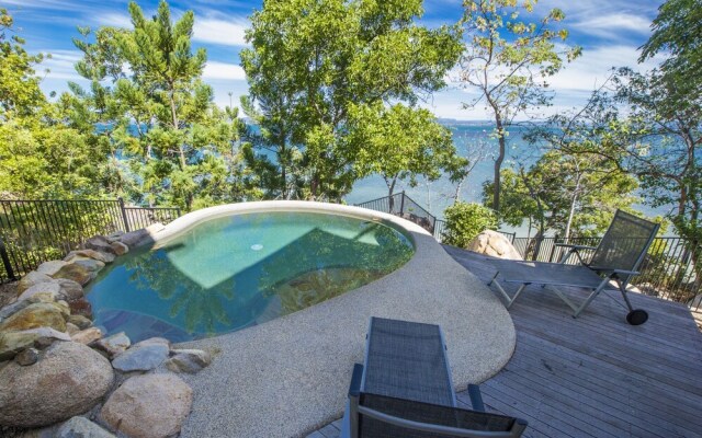 Headland Hideaway