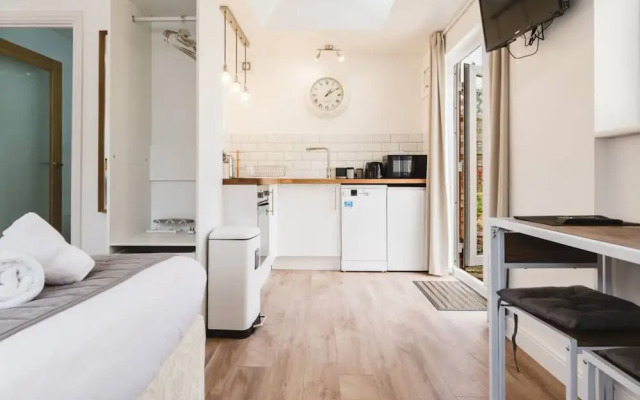 Cosy Studio Annexe Central Cheltenham