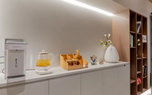 Homeinn · neo (Shanghai North Bund Longchang Road Subway Station)