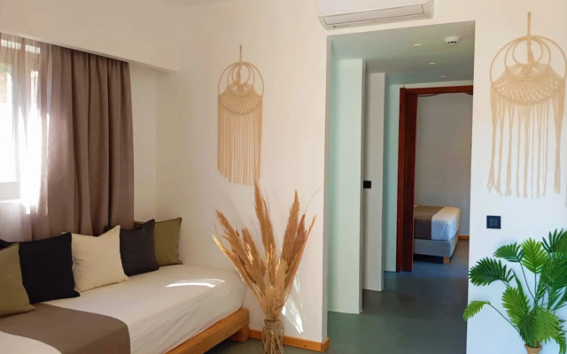 Helios Beach Hotel & Bungalows