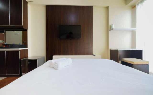 Minimalist and Fully Furnished Studio Tifolia Apartment by Travelio – Guest Rooms – Jakarta