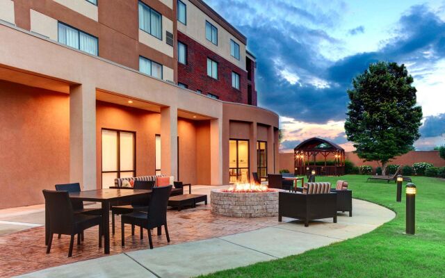 Courtyard by Marriott Anniston Oxford