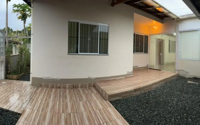 Casa frente Beto Carrero World e a 500M Praia