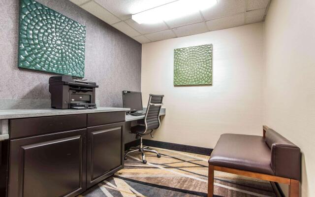 Comfort Suites Pineville - Ballantyne Area