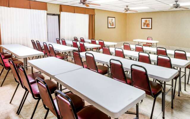 Days Inn by Wyndham Batesville