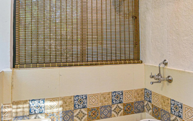 GR Stays WHITE HOUSE 4bhk Private Pool Villa in Calangute