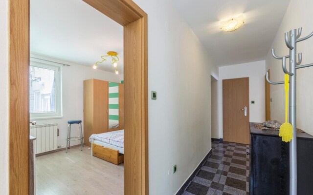 Stunning Apartment in Fazana With Wifi and 3 Bedrooms