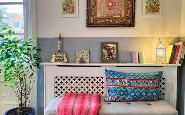 Charming London With Balcony