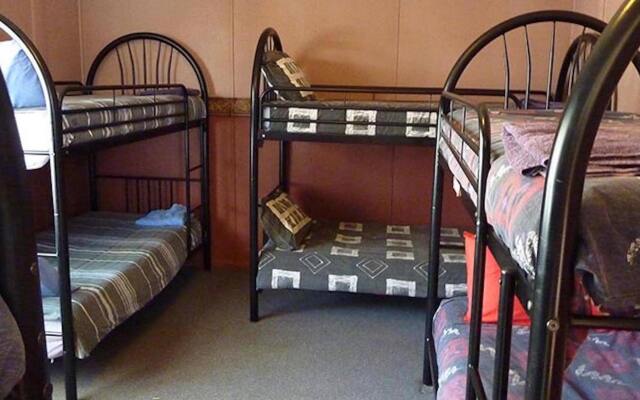 Little River Inn - Hostel