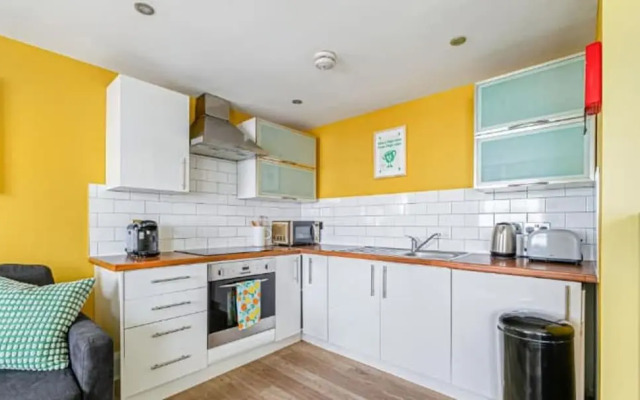 Comfy 5 Location Few Steps From BA I360