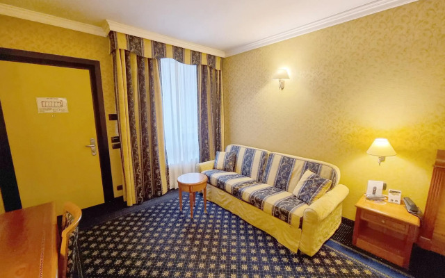 Hotel Ovest