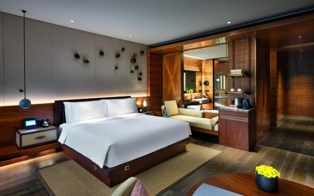 InterContinental Shanghai Wonderland by IHG