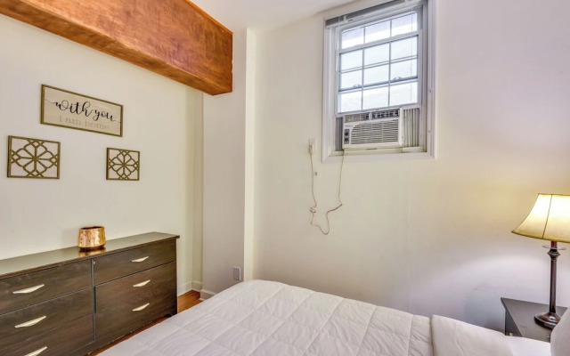 3 Mi to Warren Dunes: Sawyer Getaway w/ Fireplace!