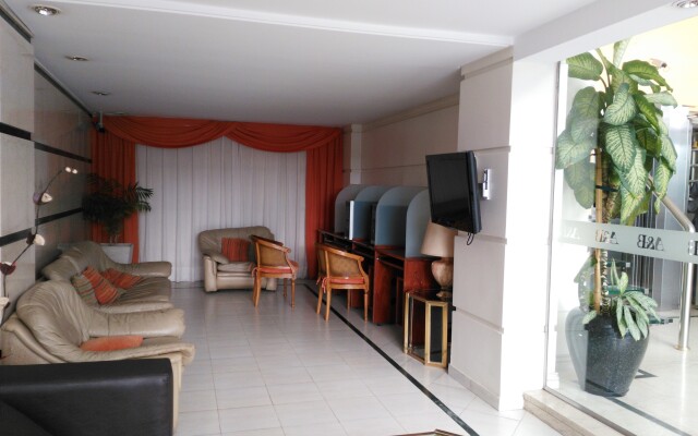 Hotel AyB Internacional